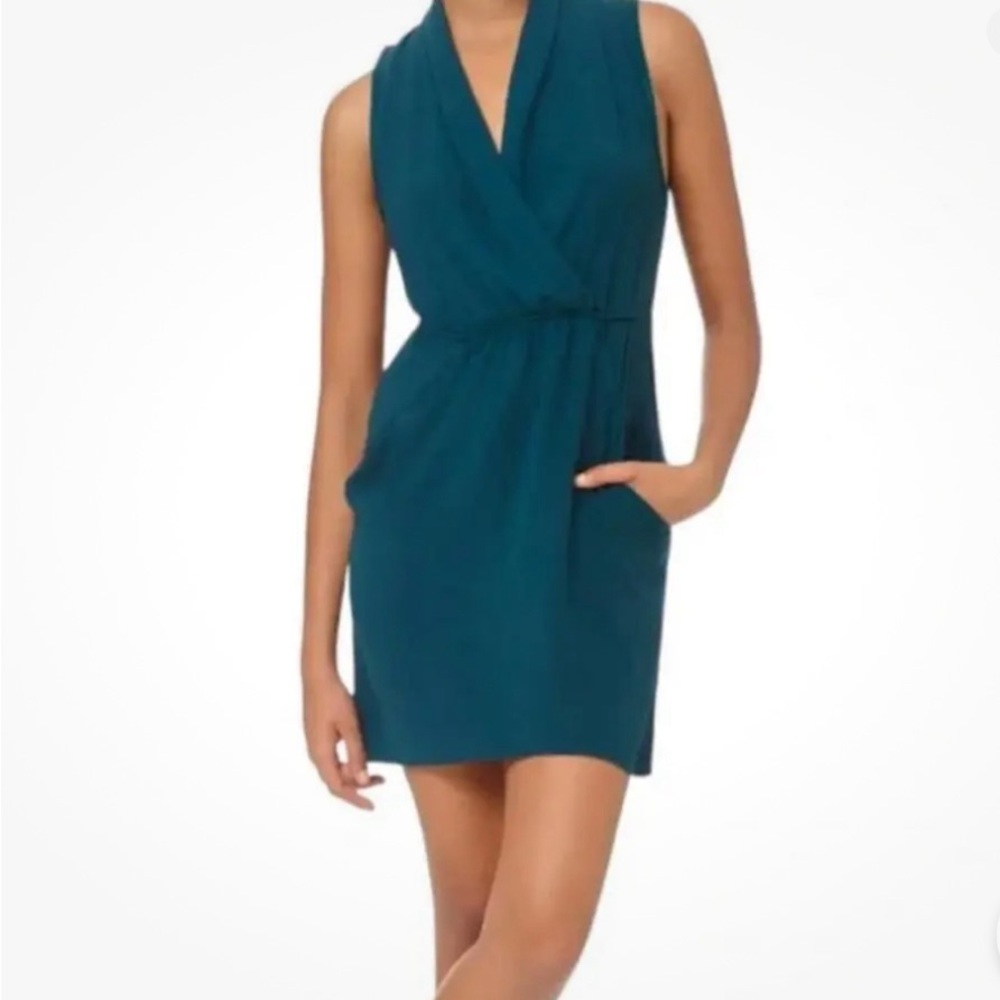 Wilfred Aritzia Sleeveless V-Neck Dress Small Casual Office Quiet Money  Wedding